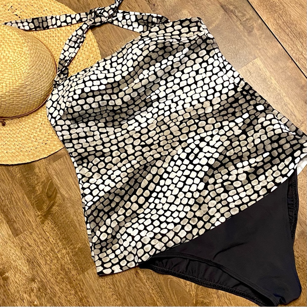 Magicsuit Tankini Halter 2 piece Swimsuit Size 8 in Grey/White/Black